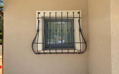 Inferriate per Porte e Finestre: Sicurezza e Design in Ferro Battuto